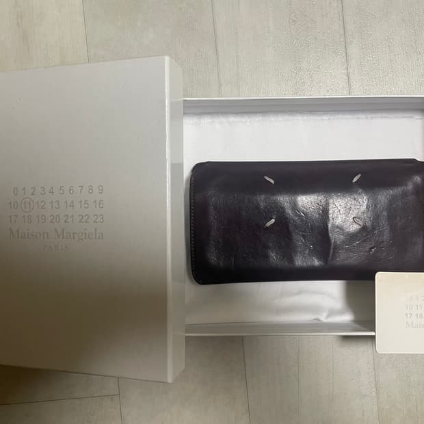 마르지엘라 버건디 장지갑