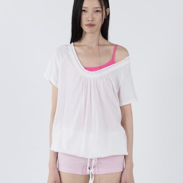 세릭 라운드 드로우스트링 Round Drawstring Hem Top