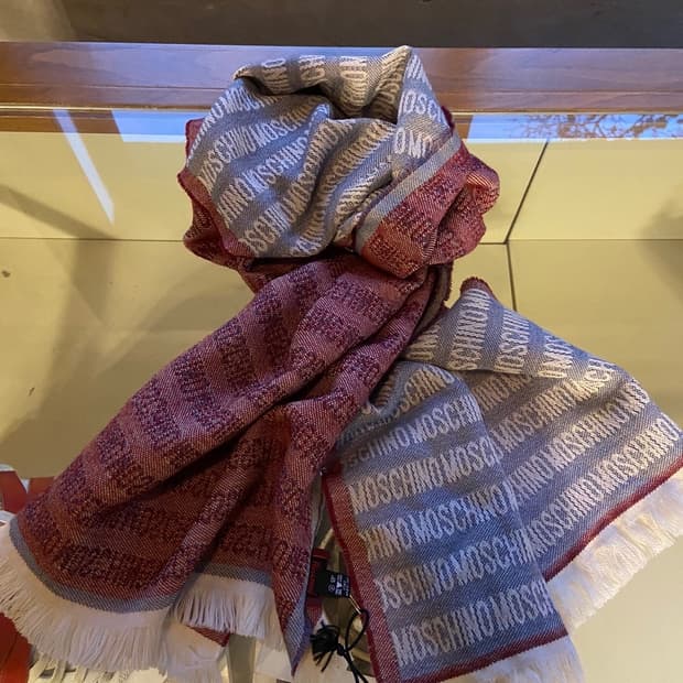 모스키노 버진울 머플러