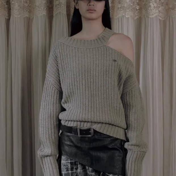 보헤미안서울 보헴서 넥 컷아웃 니트 우드