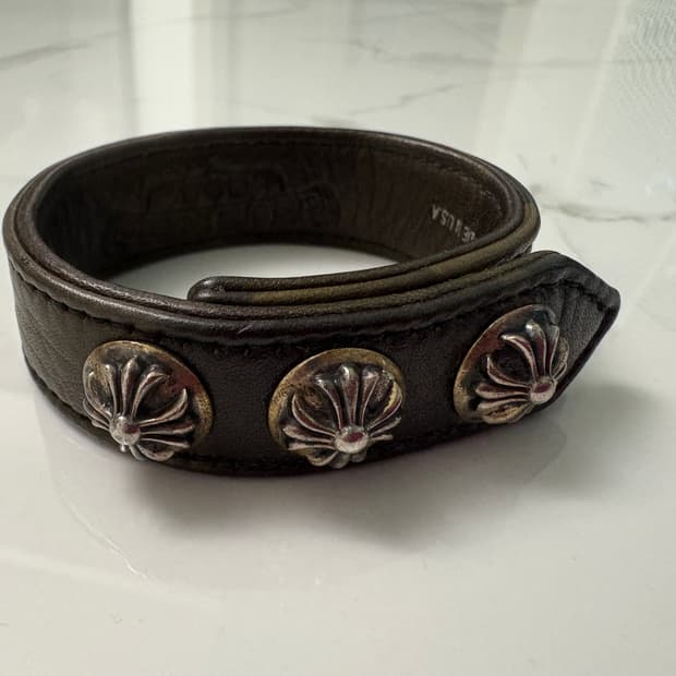 크롬하츠 3버튼 밀리터리 레더 팔찌