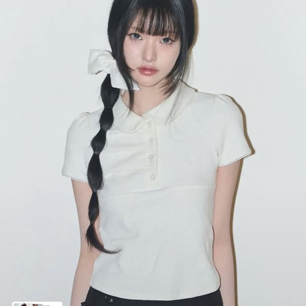 일리고 도트 핀턱 카라 티 아이보리