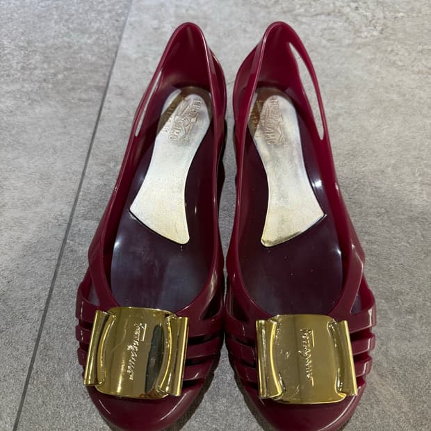 페라가모 젤리슈즈 7사이즈 