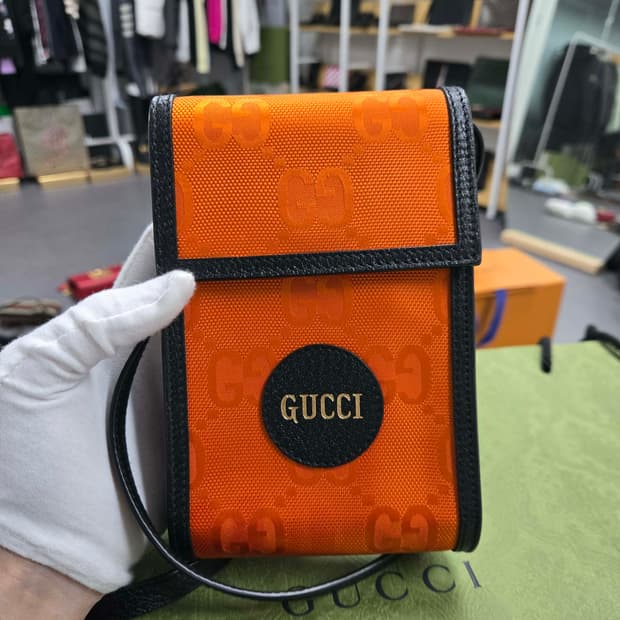 [40%할인] 구찌 오프더그리드 폰홀더백