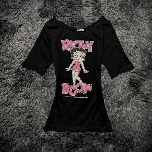 BETTY BOOP 레어링 베티 프린팅 블랙 7부슬리브