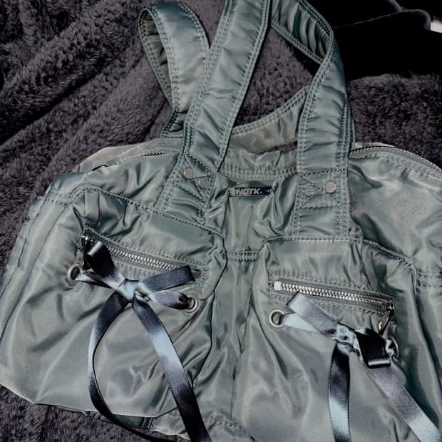 낫노잉 더플백 판매합니다