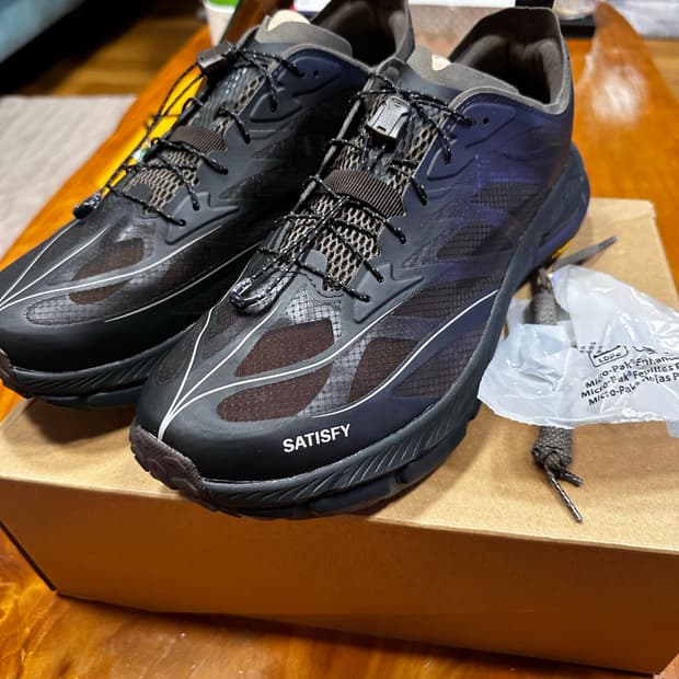 호카 x 새티스파이 마파테 트레일 커피 컬러 (300)