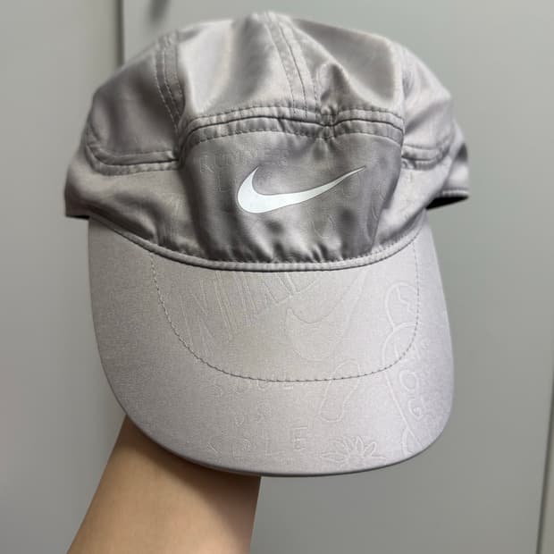 나이키 드라이핏 테일윈드 캡 그레이
