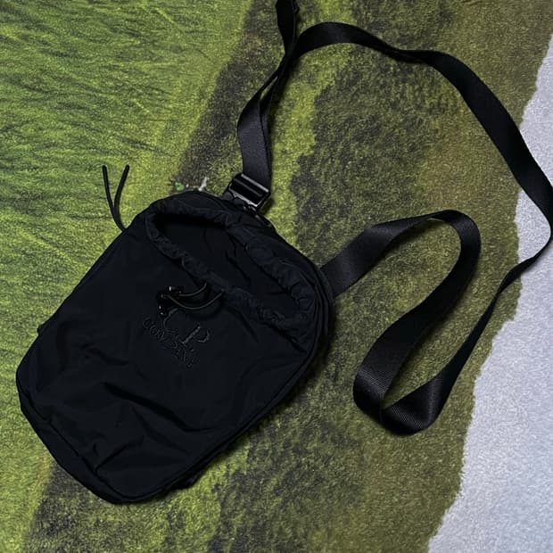 C.P. 컴퍼니 크롬-R 웨이스트 블랙