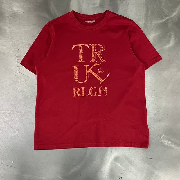  트루릴리젼 큐빅 로고 반팔티 y16119