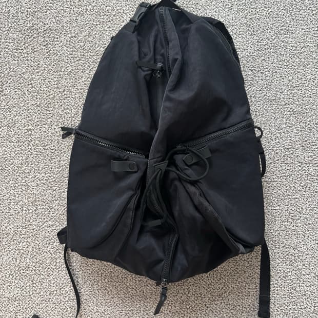 검정 백팩 