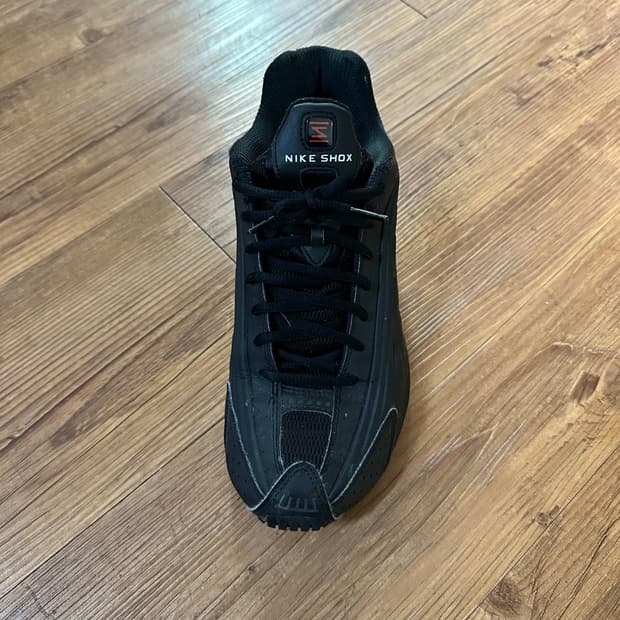 나이키 샥스 R4 280