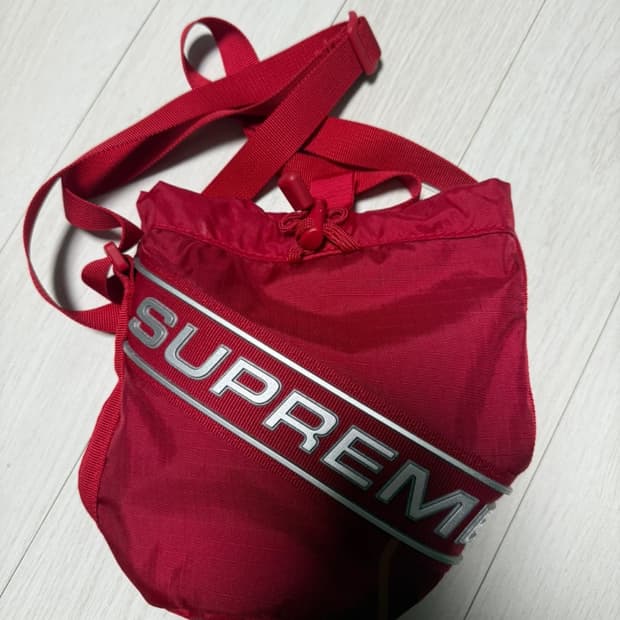 (새상품) 슈프림 신치 가방 스몰 레드