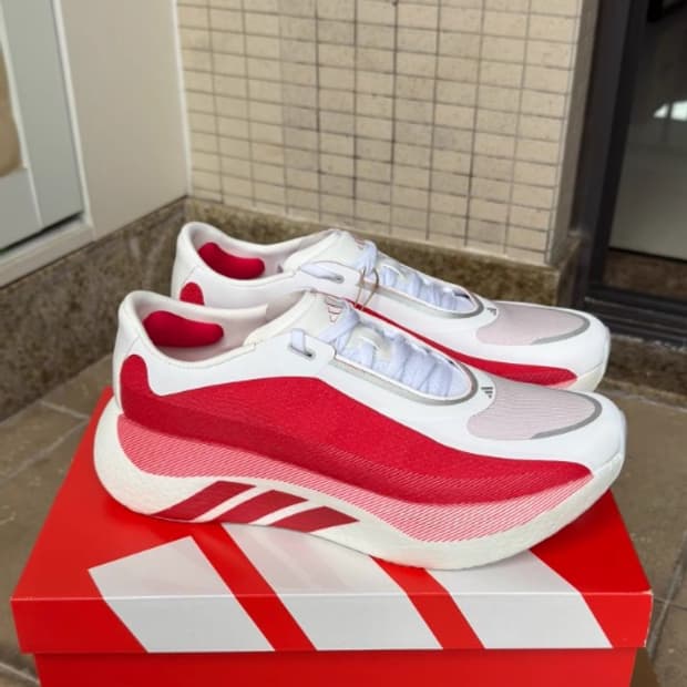아디다스 하이퍼부스트 엣지 클라우드 화이트 퓨어 루비275mm 43
