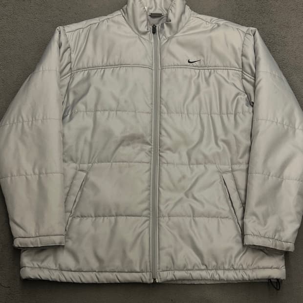 나이키 올드스쿨 누빔 자켓 처분 