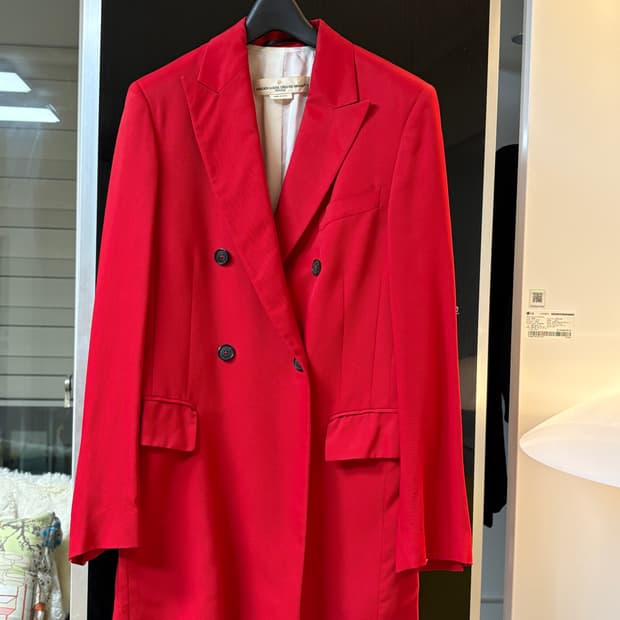 골든구스golden goose 레드자켓(택없는 새상품)