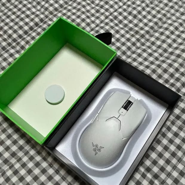 레이저 바이퍼 V2 PRO 화이트 마우스 (거의새상품)