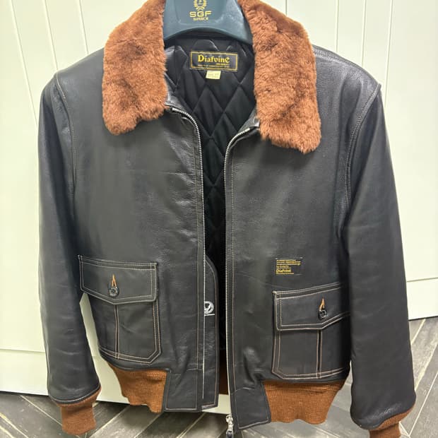 디아프바인a-2레더자켓 36사이즈