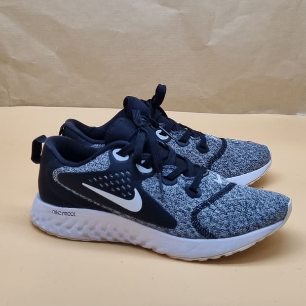 나이키 레전드리액트 여성운동화235.