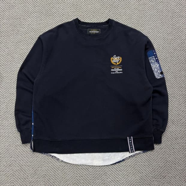 프리즘웍스 로맨틱크라운 페이즐리 맨투맨 v2632