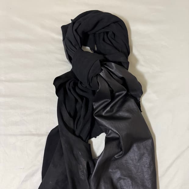 솔로이스트 사슴가죽 머플러