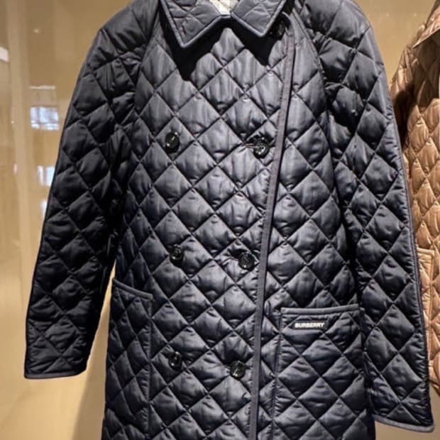 버버리 뉴타이팅 여성 롱 퀼팅 자켓 네이비