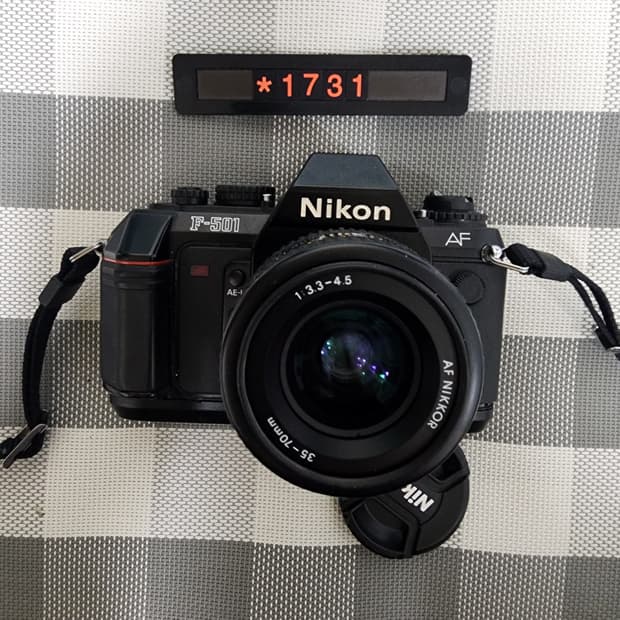 니콘 F-501 AF 필름카메라 35-70 줌렌즈