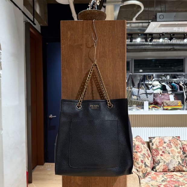 프라다 비텔로 다이노 레더 체인 토트백