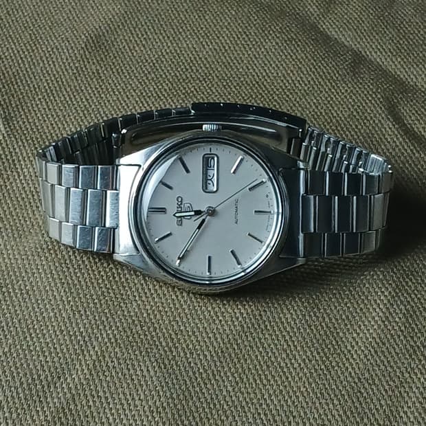 80's Vintage Seiko 5 AUTOMATIC