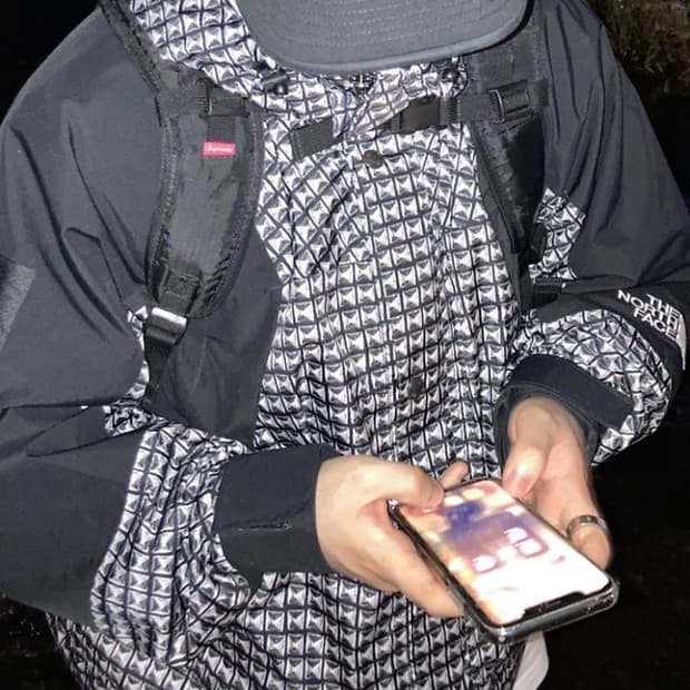 슈프림 x노스페이스 마운틴자켓