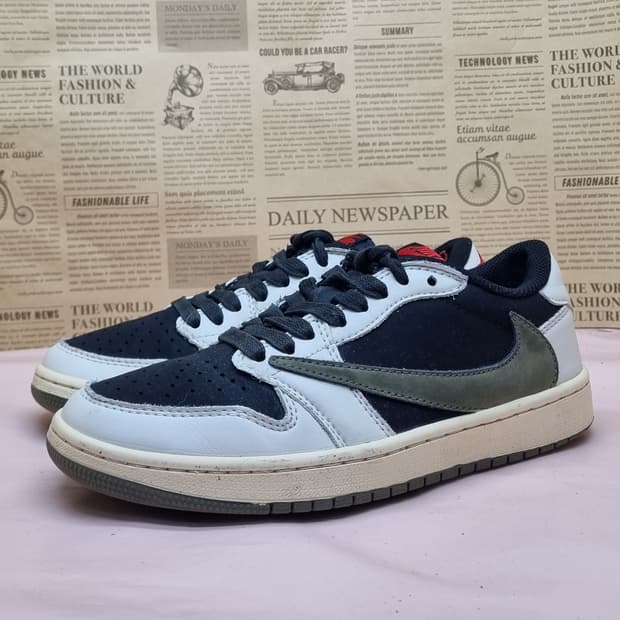 나이키 에어 조던 1 트네비스 스캇 운동화 250