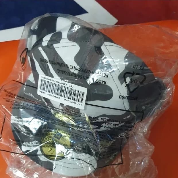 7 1/4 슈프림 윈드스토퍼 이어플랩 박스로고 뉴에라 스노우 카모 