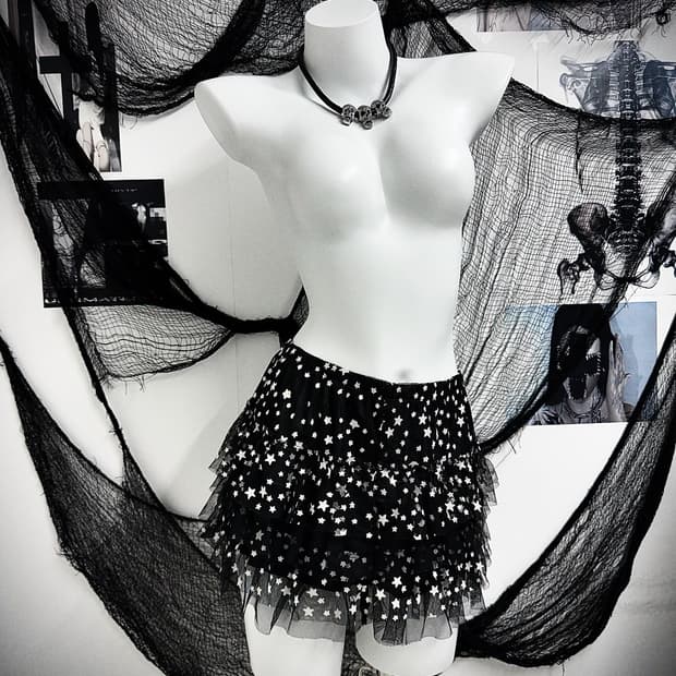 Punk mood star detailed mini skirt