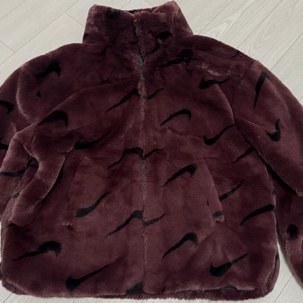 나이키 퍼 자켓 새상품