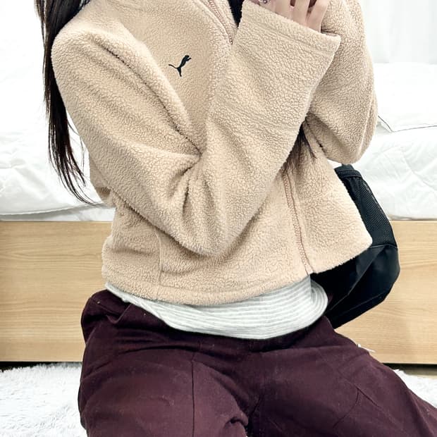 퓨마 자수로고 크롭 쉐르파 자켓