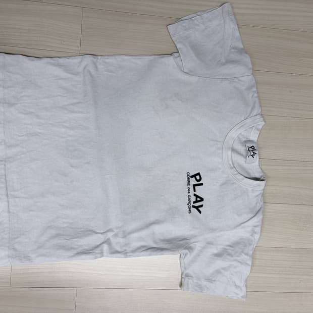 꼼데가르송 PLAY 흰색 반팔 티셔츠