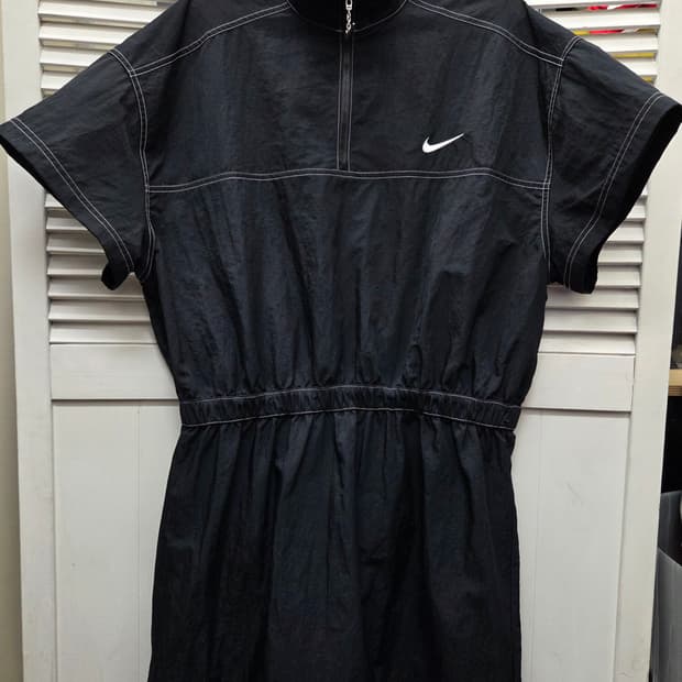 나이키 스우시 우븐 스티치 원피스