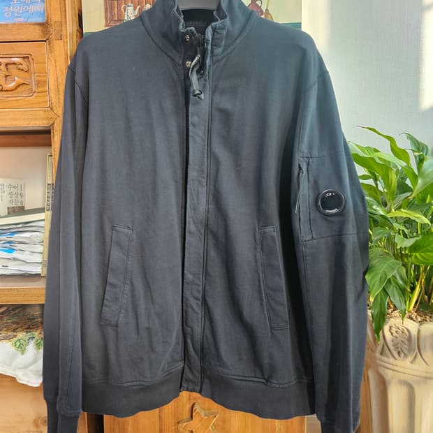 유행없이 입는 씨피 CP 컴퍼니 블랙 집업 자켓 L 팔아요