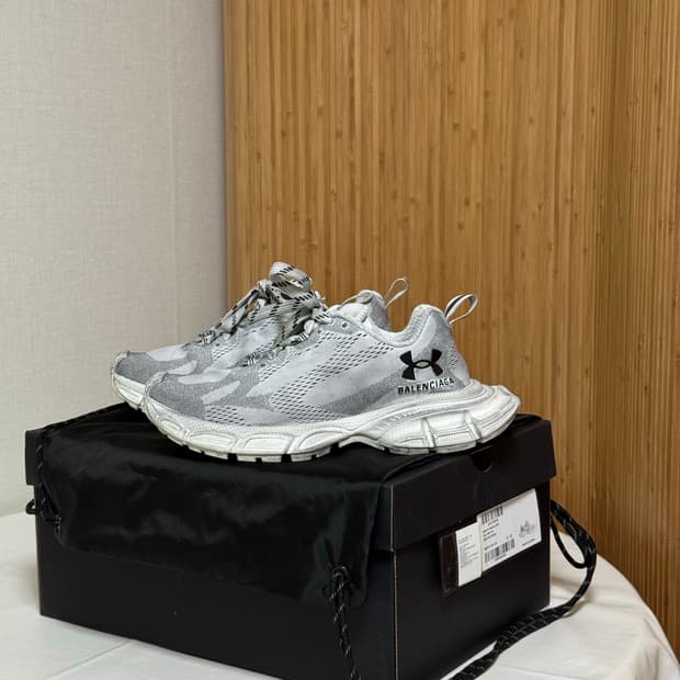 발렌시아가 발렌시아가 언더아머 3XL 42 그레이