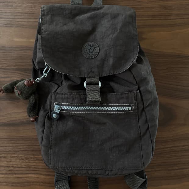 키플링 카키 백팩