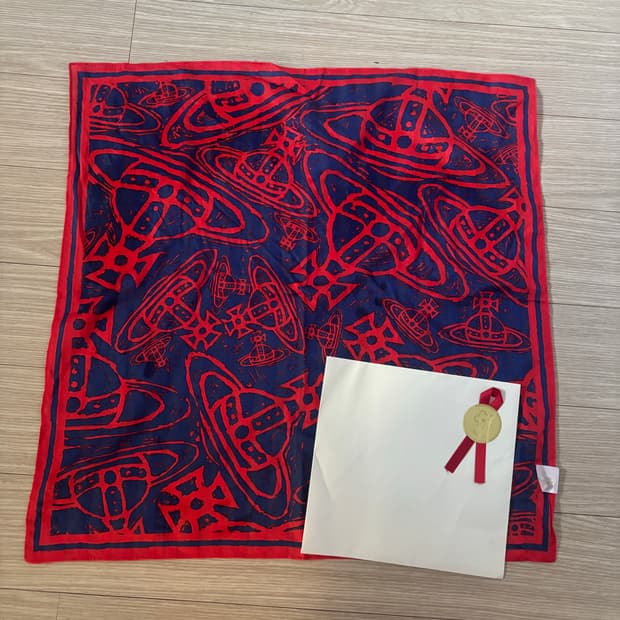 비비안웨스트우드 스카프