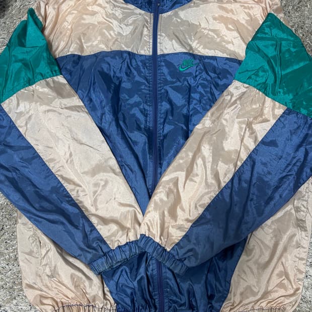 일본판 나이키 바람막이 자켓 사이즈 110
