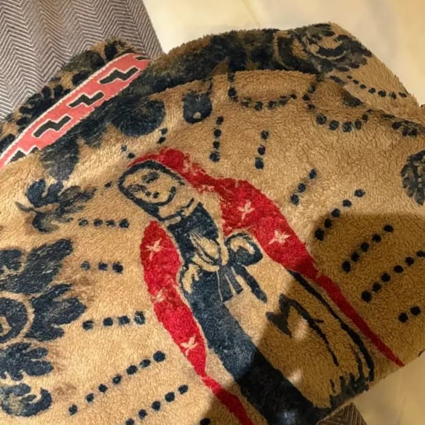 캐피탈 다마스크 마리아 패턴 플리스 후리스