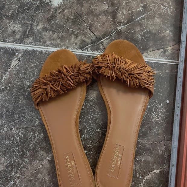 아쿠아주라 브라운 태슬 슬리퍼 샌들 39