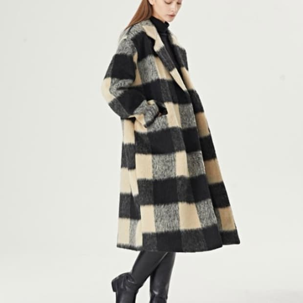 베이지 체크 롱코트 (새상품)