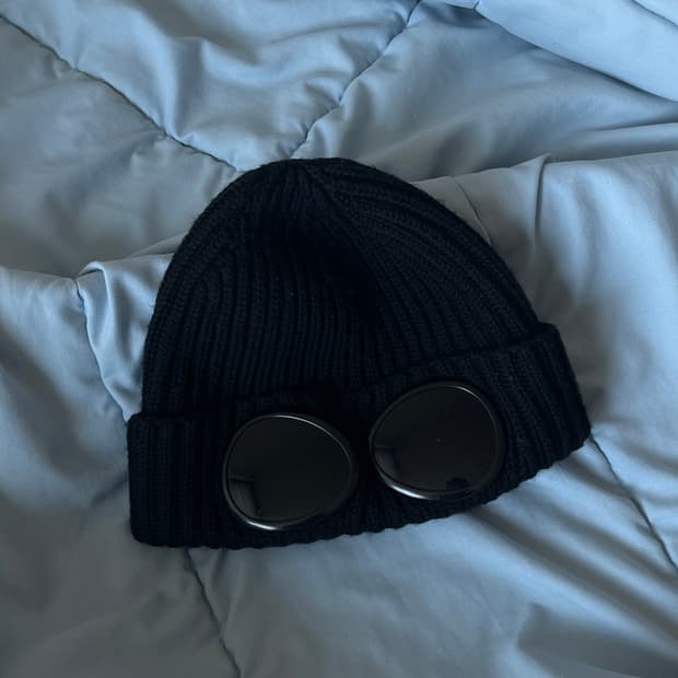 CP컴퍼니 고글 비니 블랙