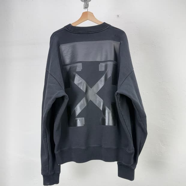 오프화이트 스케이트 애로우 러버 블랙 스웨트 셔츠