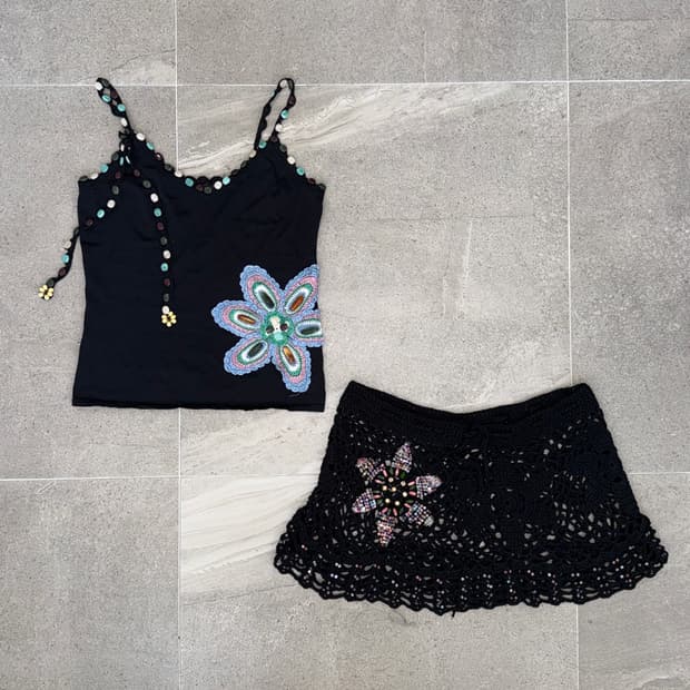 Black bohemian beads flower patch 슬리브리스
