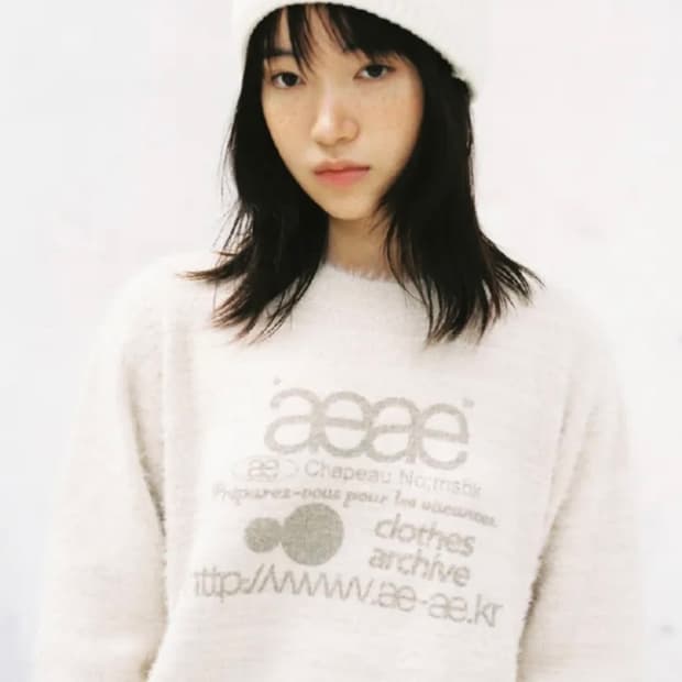 aeae WEB LOGO CROP HAIRY KNIT [IVORY]