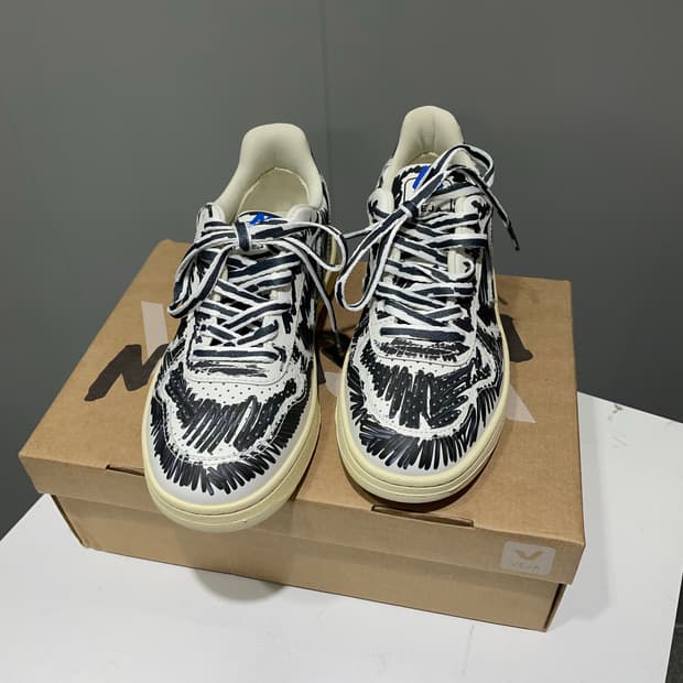 (정품/새상품) 베자 X 마르니 콜라보 여성 페인트 레더 로우 스니커즈